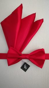 Noeud-papillon-rouge-satin-Var-pochette-mariage-soiree-201x114-LDM-Createur-fr