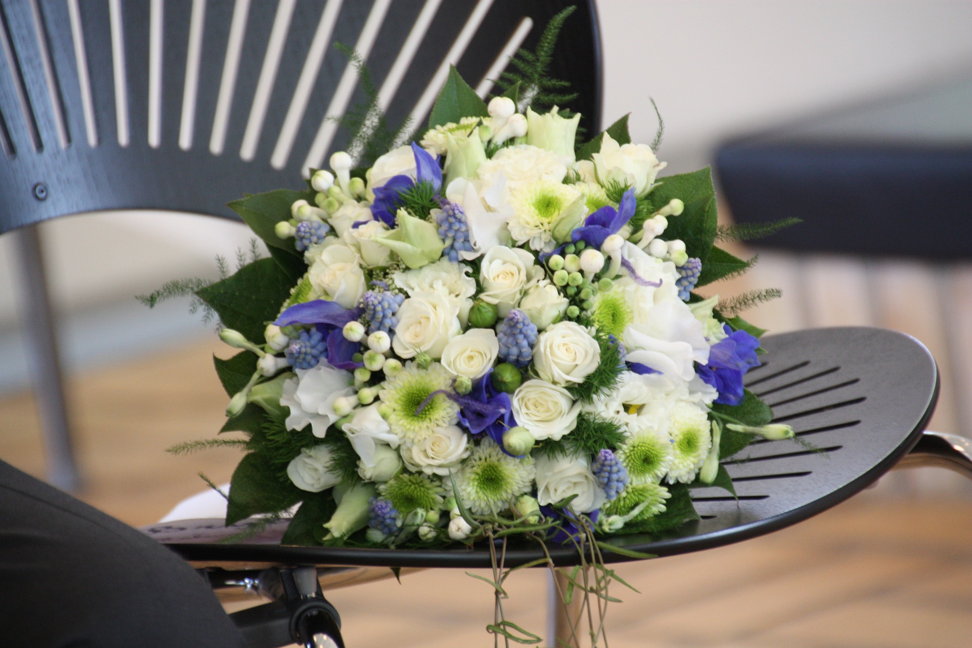 Bouquet-parme-mariage-romantique-mauve-lilas-www-ldmcreateur-fr