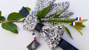 Noeud-papillon-liberty-fleuri-bleu-marine-ciel-mariage-Gien-LDM-Créateur-ldmcreateur