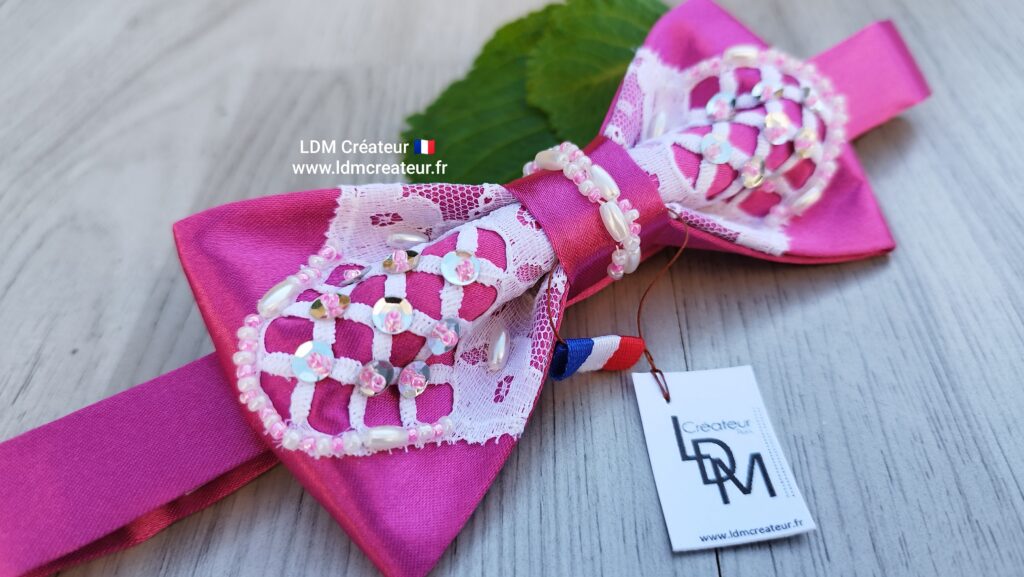 Noeud-papillon-rose-fuchsia-femme-dentelle-blanche-perle-brodé-soirée-mariage-cheveux-Princesse-LDM-Createur