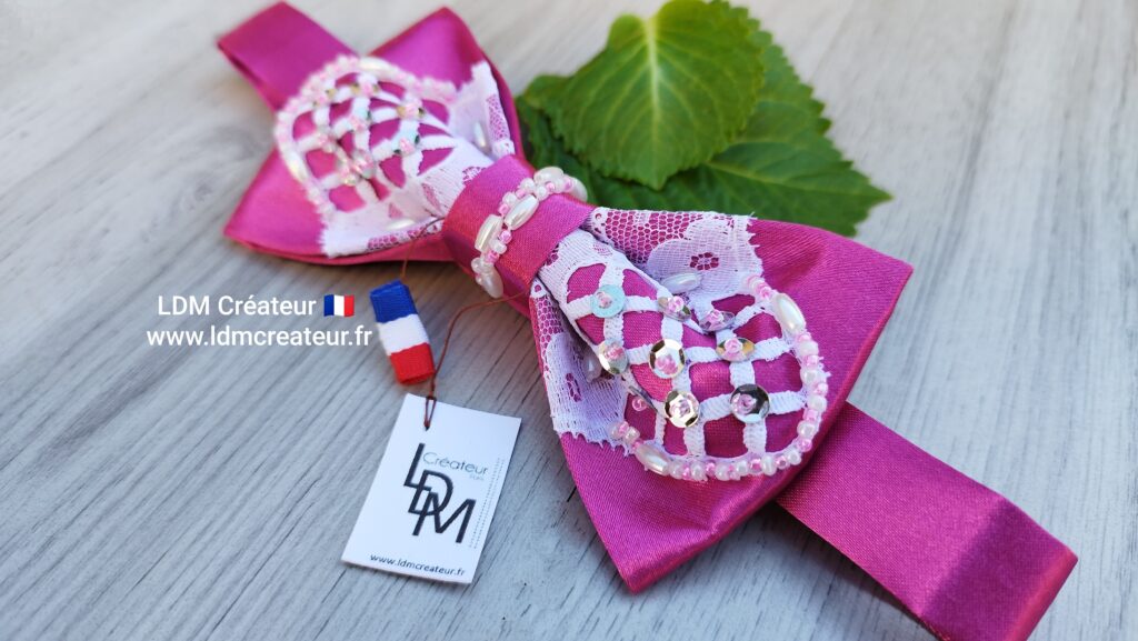 Noeud-papillon-rose-fuchsia-femme-original-dentelle-blanche-perle-brodé-soirée-mariage-cheveux-Princesse-LDM-Createur